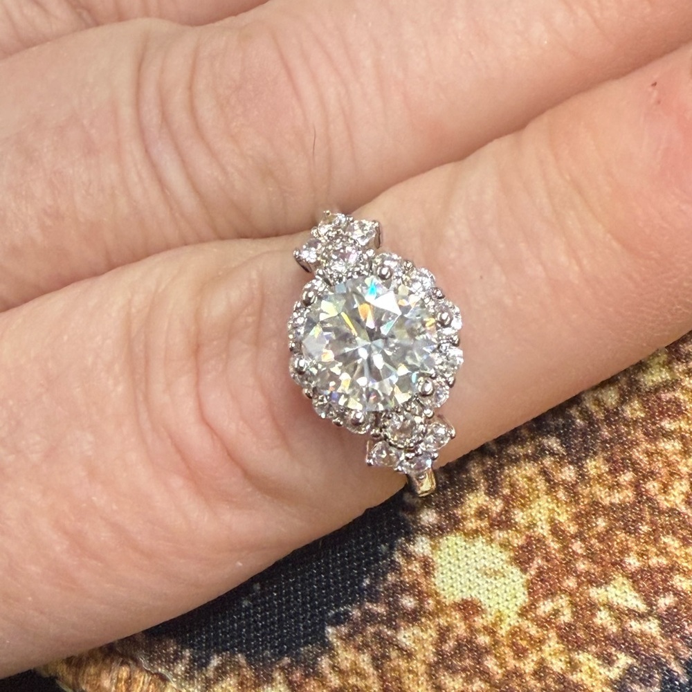 Elegant 2ct Moissanite  Ring